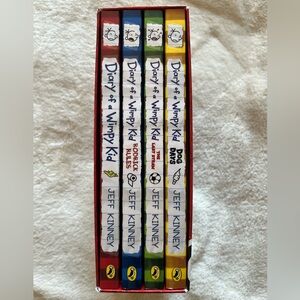 Bestselling’Diary of a Wimpy Kid’ 4 Book Box Gift Set (Paperback, Books 1-4)📚